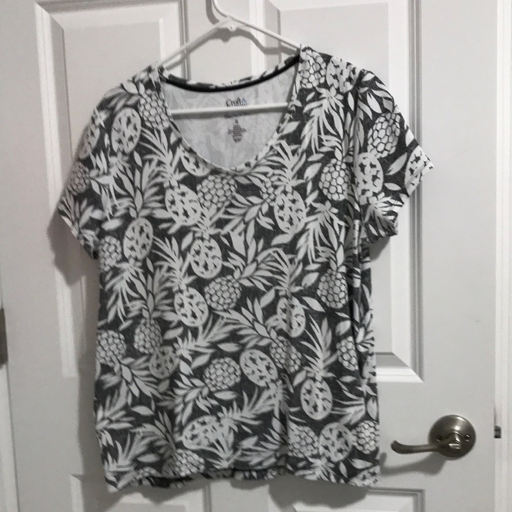 Croft and Barrow classic tee size XL